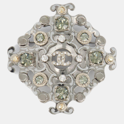 Pre-owned Chanel Silver Brooch With Logo And Crystal Details