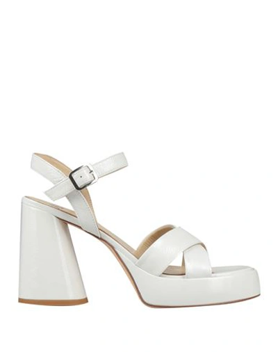 Le Fabian Woman Sandals White Size 9 Leather