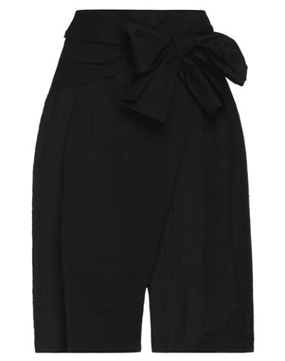 Le 17 Septembre Woman Shorts & Bermuda Shorts Black Size 4 Rayon, Nylon