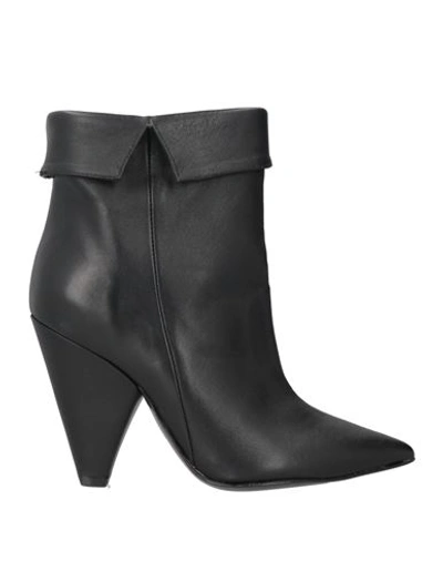 La Magdaleine Woman Ankle Boots Black Size 8 Leather