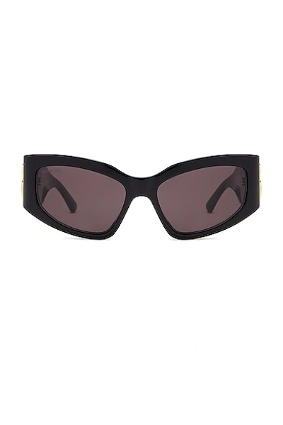 Balenciaga Bossy Sunglasses In Shiny Black