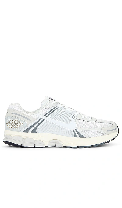 Nike Zoom Vomero 5 In Grey/beige/grey