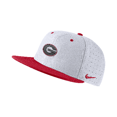 Nike White Georgia Bulldogs Aero True Baseball Performance Fitted Hat