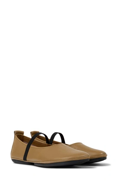 Camper Right Nina Leather Ballerina Shoes In Brown