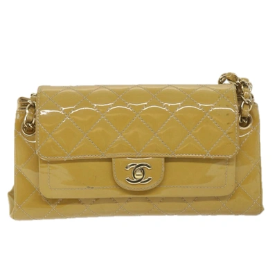 Pre-owned Chanel Matelassé Yellow Patent Leather Shoulder Bag ()