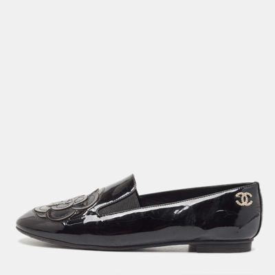 Pre-owned Chanel Black Patent Leather Cc Camellia Loafers Size 38