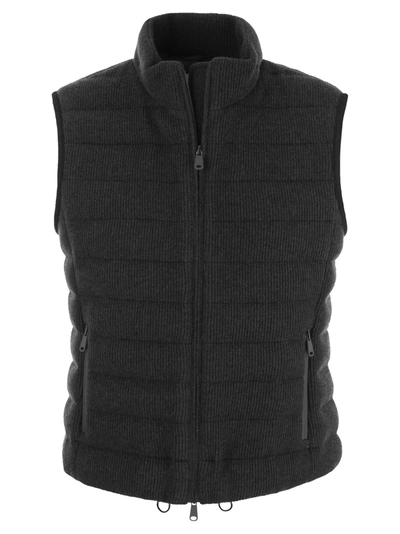 BRUNELLO CUCINELLI BRUNELLO CUCINELLI ENGLISH RIB CASHMERE KNIT SLEEVELESS DOWN JACKET WITH MONILE