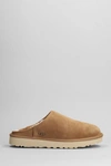 UGG UGG CLASSIC SLIP-ON SLIPPER-MULE IN LEATHER COLOR SUEDE
