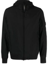C.p. Company Kapuzenjacke Mit Linsen-detail In Black