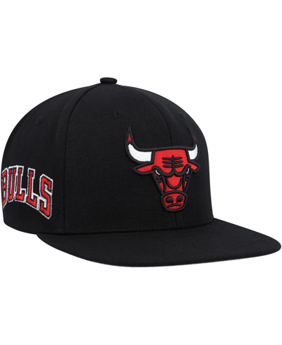 Mitchell & Ness Men's  Black Chicago Bulls Side Core 2.0 Snapback Hat