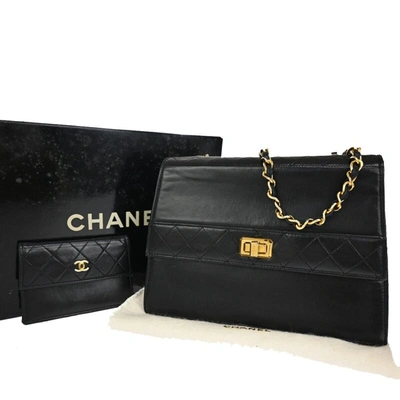 Pre-owned Chanel Trapèze Leather Shoulder Bag () In Black