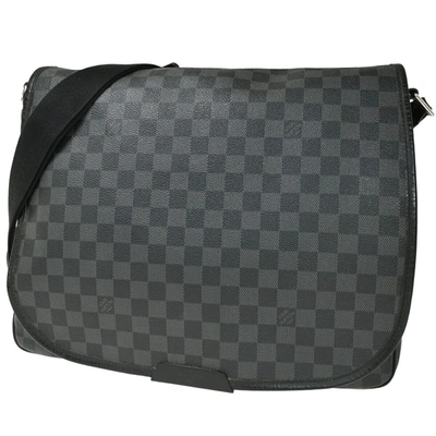 Pre-owned Louis Vuitton Daniel Leather Handbag () In Black