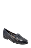 Trotters Liz Flat In Navy Leather