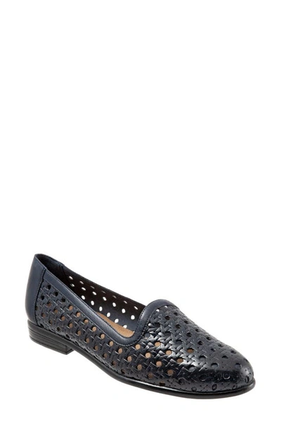 Trotters Liz Flat In Navy Leather
