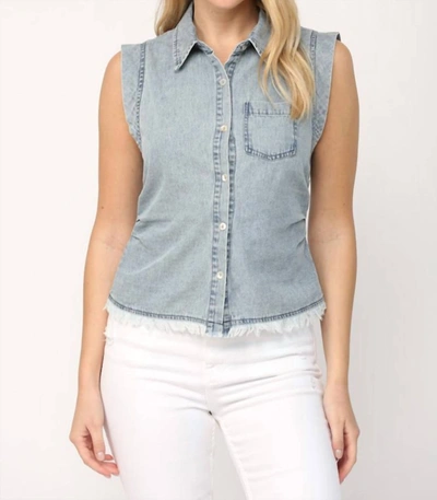 Fate Chambray Sleeveless Shirt In Light Denim In Blue