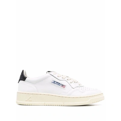 Autry Medalist White Low Top Sneakers With Contrasting Heel Tab In Leather Woman