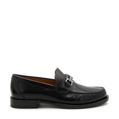 Ferragamo Gancini Leather Loafers In Nero/new Biscotto