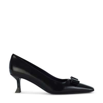 Ferragamo Black Leather Siwar Pumps