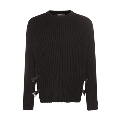 Versace Crocodile-pattern Cable-knit Jumper In Black
