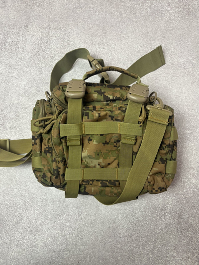 Pre-owned Military Bag With Multiple Pockets In Green