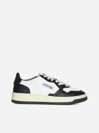 Autry Medalist Low Top Sneakers In White,black