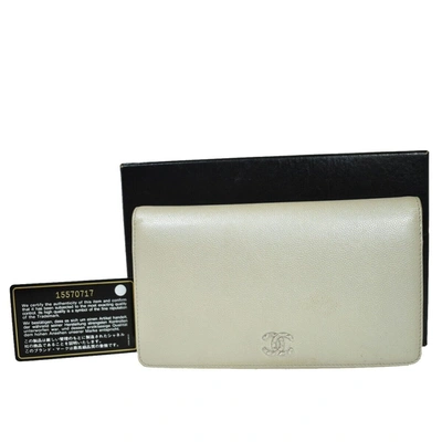 Pre-owned Chanel White Leather Wallet  ()