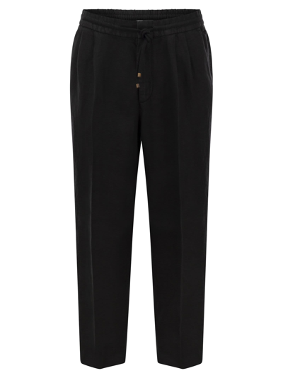 BRUNELLO CUCINELLI BRUNELLO CUCINELLI LEISURE FIT TROUSERS IN GARMENT DYED LINEN GABARDINE WITH DRAWSTRING AND DOUBLE D
