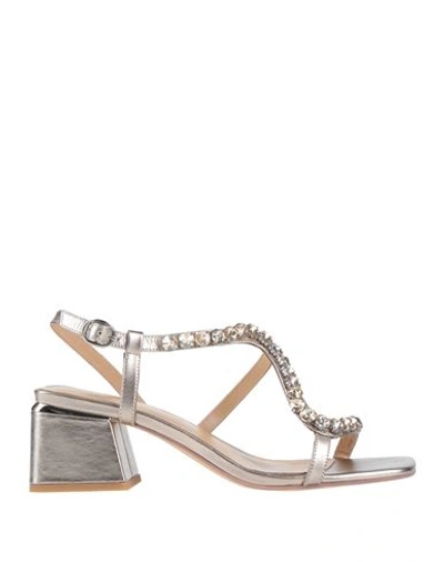 Alma En Pena . Woman Sandals Platinum Size 8 Leather In Grey