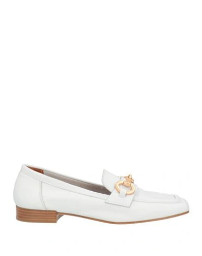 Kermes Woman Loafers White Size 6 Leather