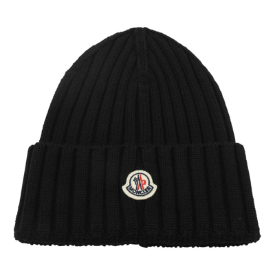 Moncler Logo Patch Beanie Hat In Nero