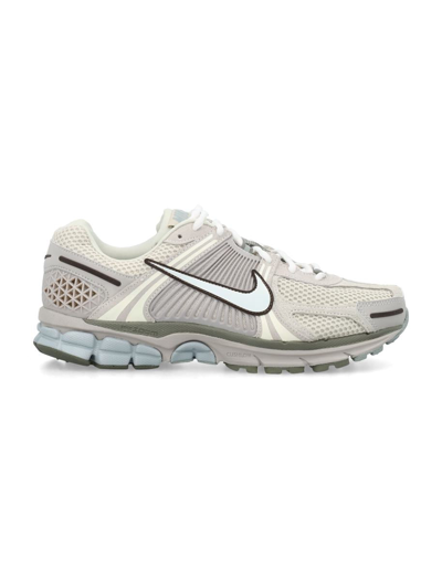 Nike Zoom Vomero 5 Se In Lt Orewood Brn