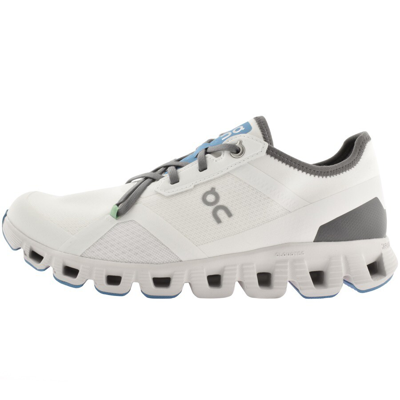 On Running Cloud X 3 Ad Trainer In White