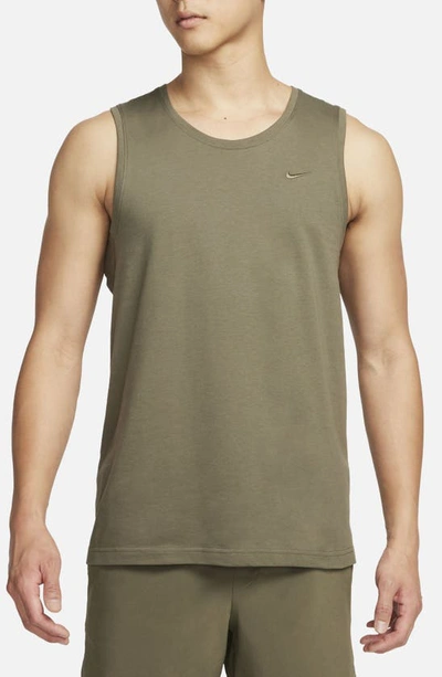 Nike Men's Primary Dri-fit Versatile Tank Top In Green