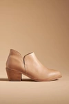 Nisolo Mia Everyday Boots In Beige