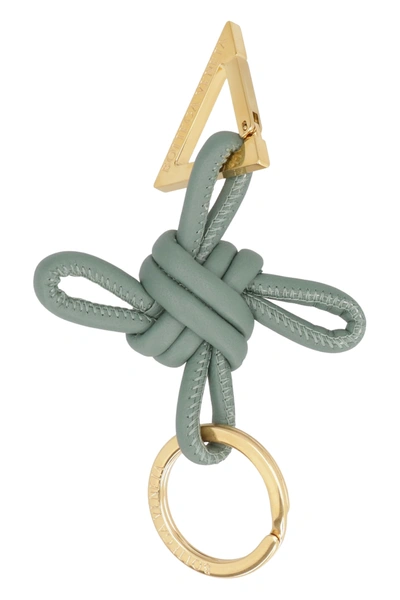 Bottega Veneta Logo Engraved Triangle Keyring In Green