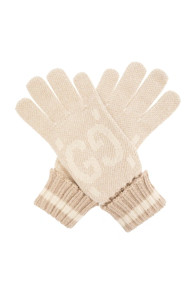 Gucci Gg Jacquard Gloves In Camel White