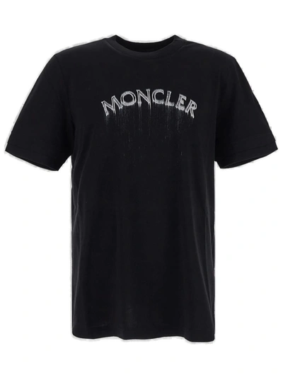 Moncler Logo Printed Crewneck T-shirt In Black