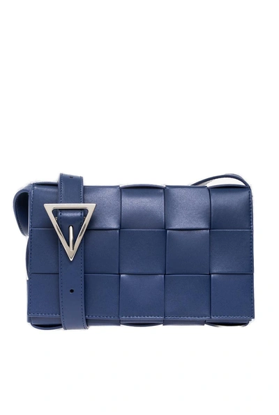 Bottega Veneta Cassette Medium Crossbody Bag In Azzurro