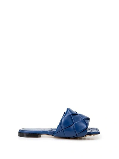 Bottega Veneta Flat Lido Sandals In Blue