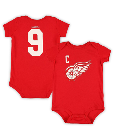 MITCHELL & NESS BABY BOYS AND GIRLS MITCHELL & NESS GORDIE HOWE RED DETROIT RED WINGS NAME AND NUMBER BODYSUIT