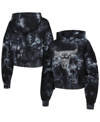 THE WILD COLLECTIVE WOMEN'S THE WILD COLLECTIVE BLACK CHICAGO BULLS TIE-DYE CROPPED PULLOVER HOODIE