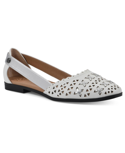 White Mountain Nobler Pointed Flats In White Silver Smooth