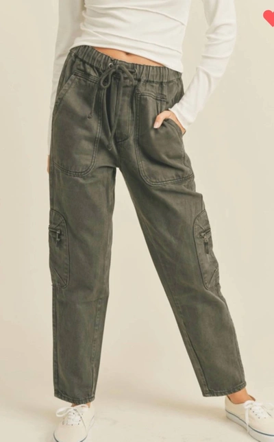 Miou Muse Washed Cargo Pants In Washed Black