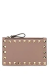 Valentino Garavani Rockstud Grainy Calfskin Cardholder With Zip Woman Poudre Uni In Pink