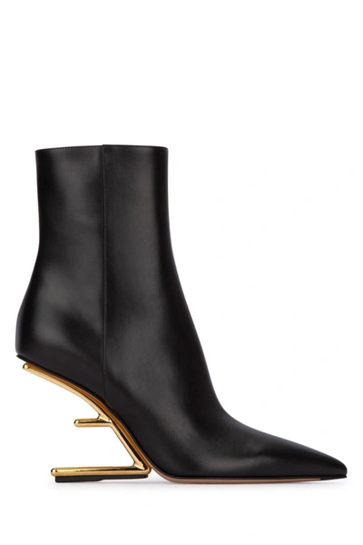 Fendi Boots In Nero