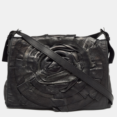 Pre-owned Valentino Garavani Black Leather Petale Rose Crossbody Bag
