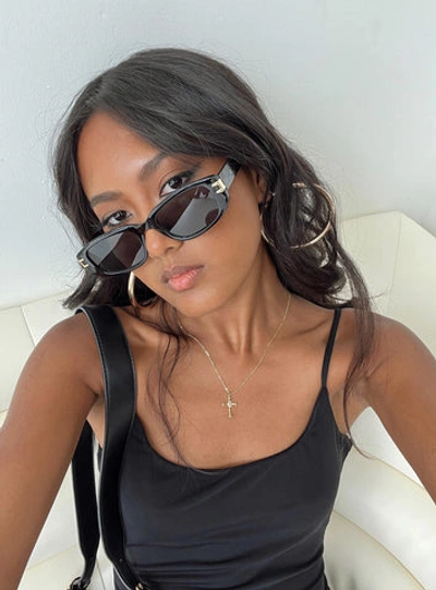 Princess Polly Brunz Sunglasses In Black