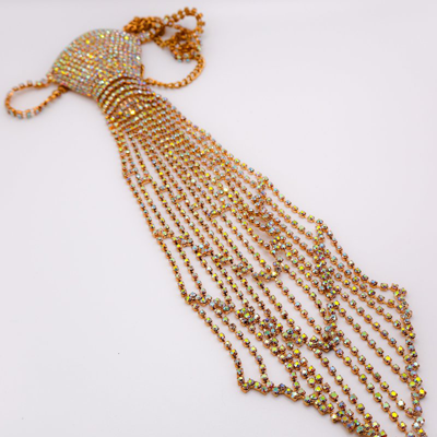 Le Réussi Dapper Adorned Tie Necklace In Gold
