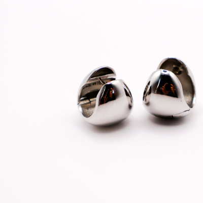 Le Réussi Italian Silver Peanut-shaped Earrings In Grey