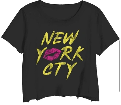 Prince Peter New York City Lips Cropped Tee In Black